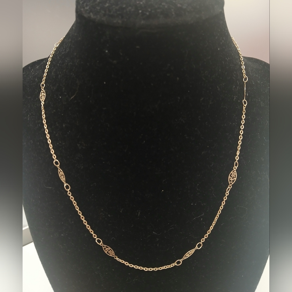 Nwot 18k Gold Plated Filigree Layering Chain With Leaf Detail Necklace 17"